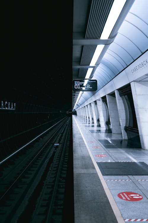 Ilmainen kuvapankkikuva tunnisteilla julkinen liikenne, metroasema, metrolaituri Kuvapankkikuva