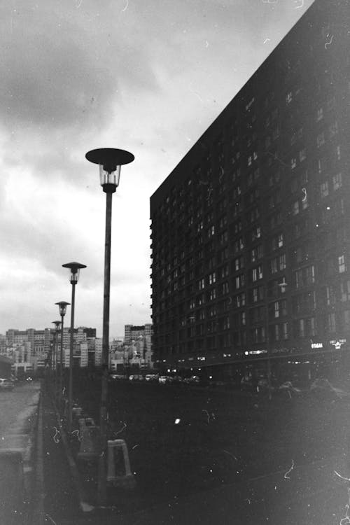Foto stok gratis eksterior bangunan, hitam & putih, kota