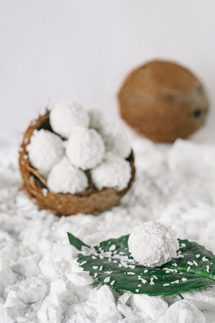 Sweet Coconut Balls 