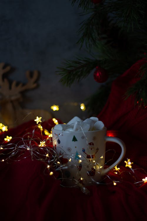 Foto profissional grátis de caneca, decorações de Natal, marshmallows