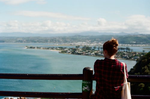 Gratis stockfoto met achteraanzicht, baai, balkon