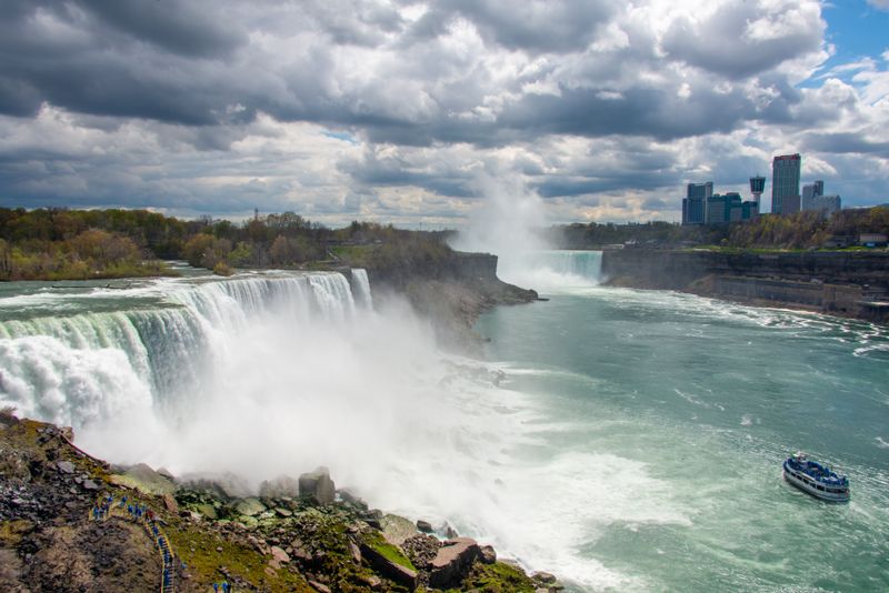 Limo To Niagara Falls Niagara Falls dramatic view with tour boat Toronto limo to Niagara