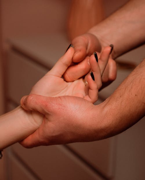Kostnadsfri bild av håller, händer, massage