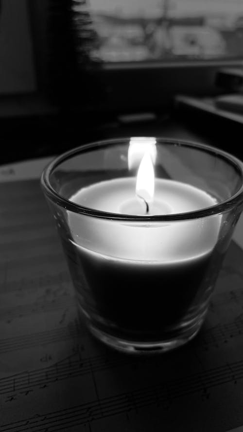 Foto d'estoc gratuïta de blanc, espelma, foc