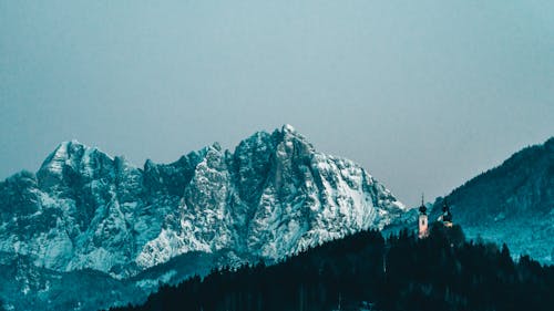 Fotos de stock gratuitas de alpino, cubierto de nieve, montaña