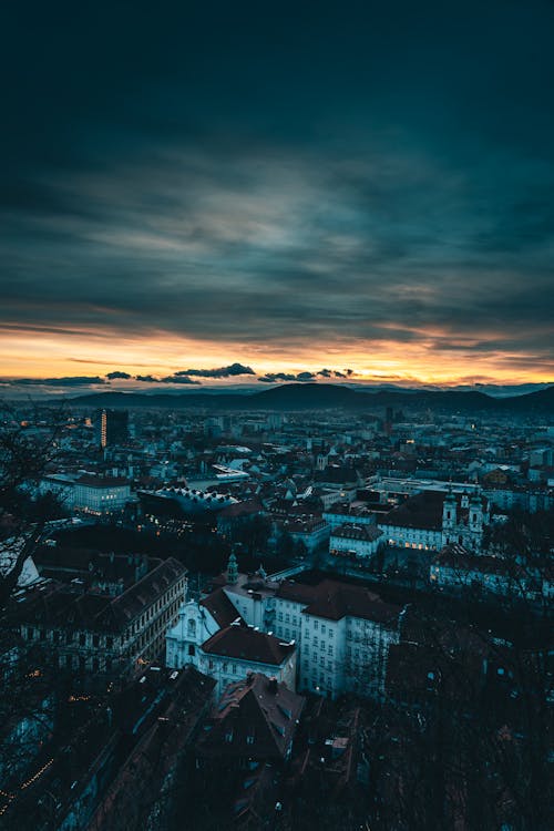 Kostnadsfri bild av drönarbilder, dyster himmel, fågelperspektiv