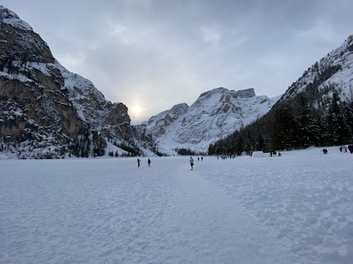 Безкоштовне стокове фото на тему «Альпійський, Гірськолижний курорт, гори»