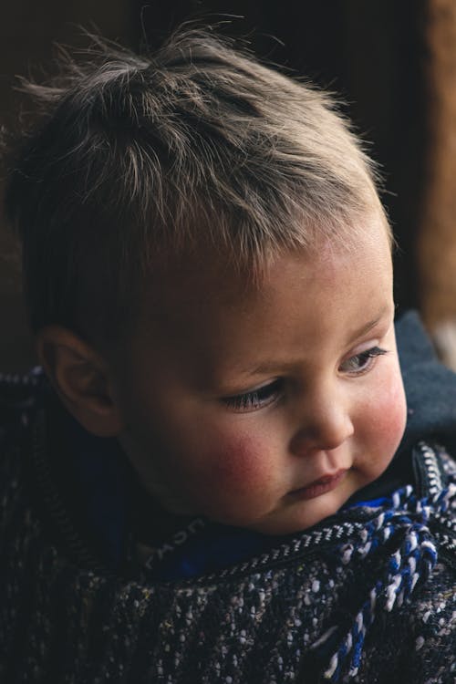 Fotobanka s bezplatnými fotkami na tému bábätko, chlapec, na zvislo