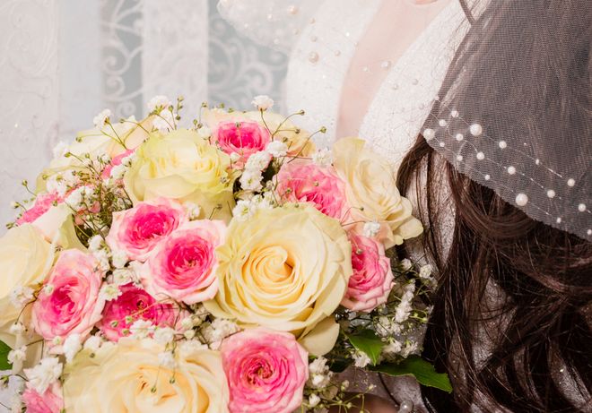 Online dating: starting a conversation on a niche platform