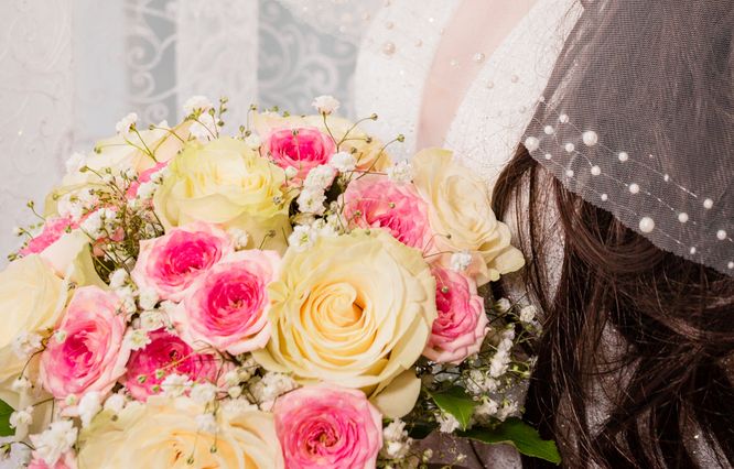 Online dating: starting a conversation on a niche platform