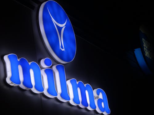 milma, 商店板, 燈光 的 免費圖庫相片