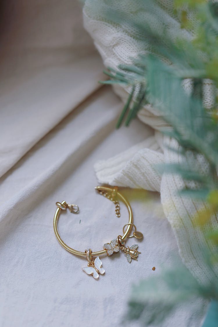 A Gold Bangle Bracelet