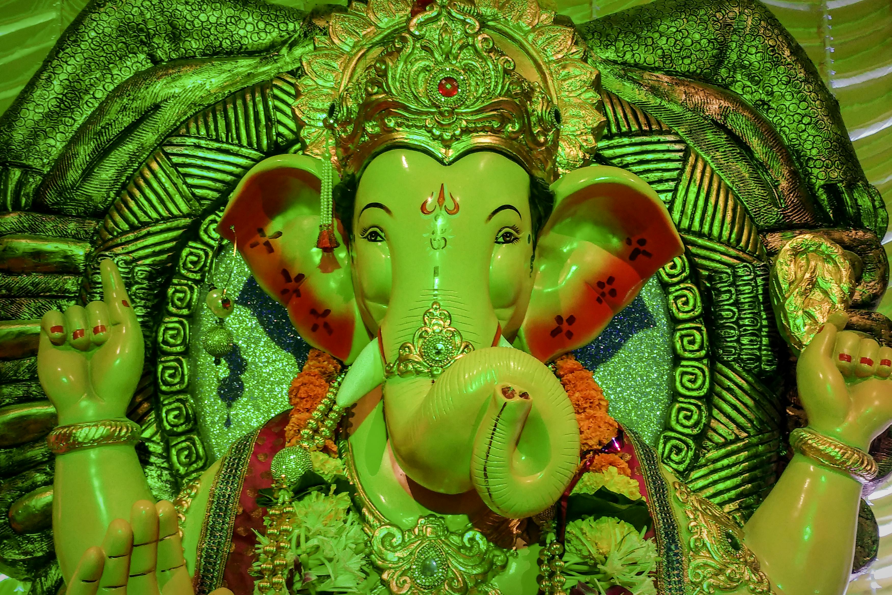 Ganesh Decoration Ideas for Home 2019, Home Decoration Photos, Ideas For  Ganpati Festival; Ganesh Utsav Home Decoration With Rangoli, Lights,  Bandanwar