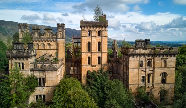 Explore the historic beauty of this abandoned medieval castle in Lennoxtown, Scotland.