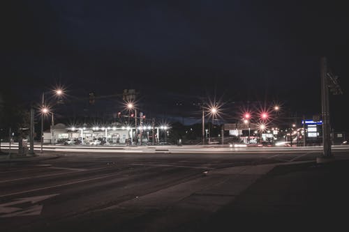 Gratis stockfoto met nacht, nachtlampen, nachtstad