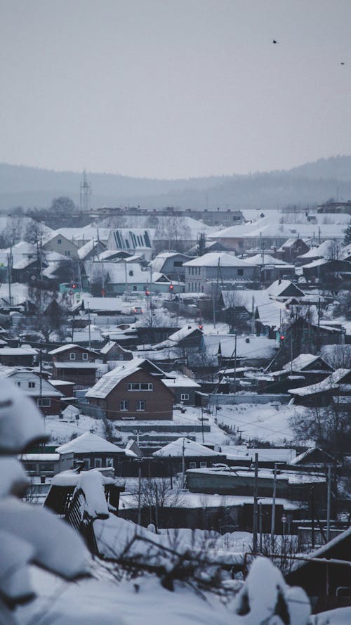 Ilmainen kuvapankkikuva tunnisteilla flunssa, kylä, lumen peitossa