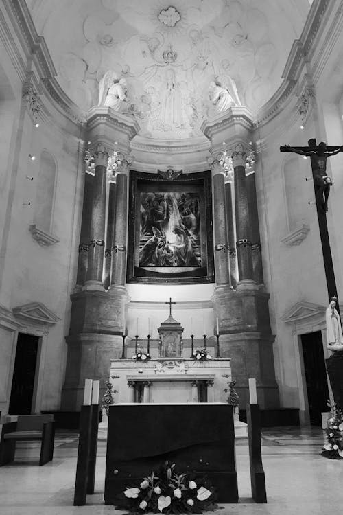 Free Grayscale Photo of an Altar Stock Photo