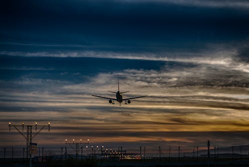 Free Silhouette of Airplane  Stock Photo