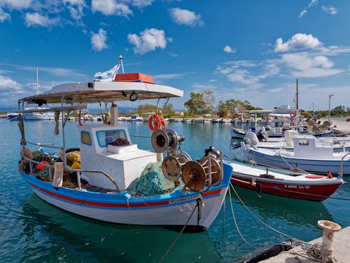 Fotos de stock gratuitas de amarrado, bahía, costa