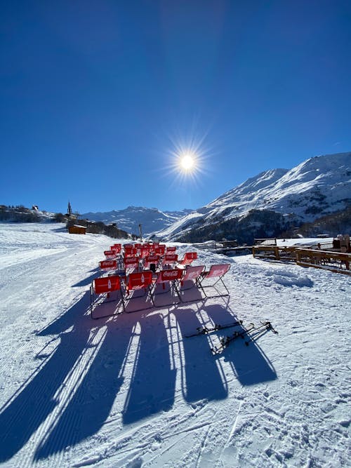 Immagine gratuita di cielo azzurro, luce del sole, luce e ombra