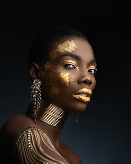 Ücretsiz afrikalı-amerikalı kadın, altın, boyalı yüz içeren Ücretsiz stok fotoğraf Stok Fotoğraflar