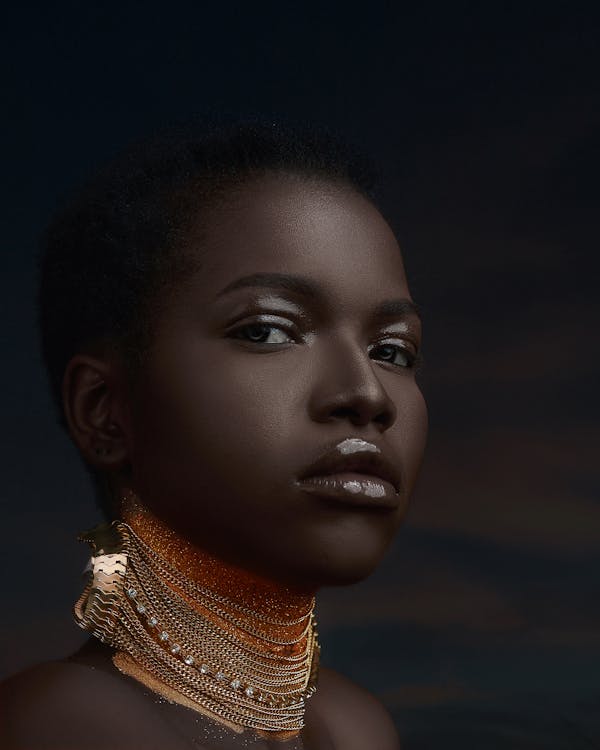 Woman Wearing Goldn Neacklace · Free Stock Photo