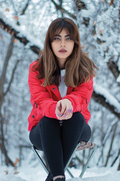 Безкоштовне стокове фото на тему «довге волосся, жінка, зима»