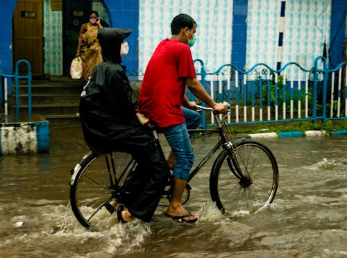 Immagine gratuita di alluvione, andando in bicicletta, bicicletta