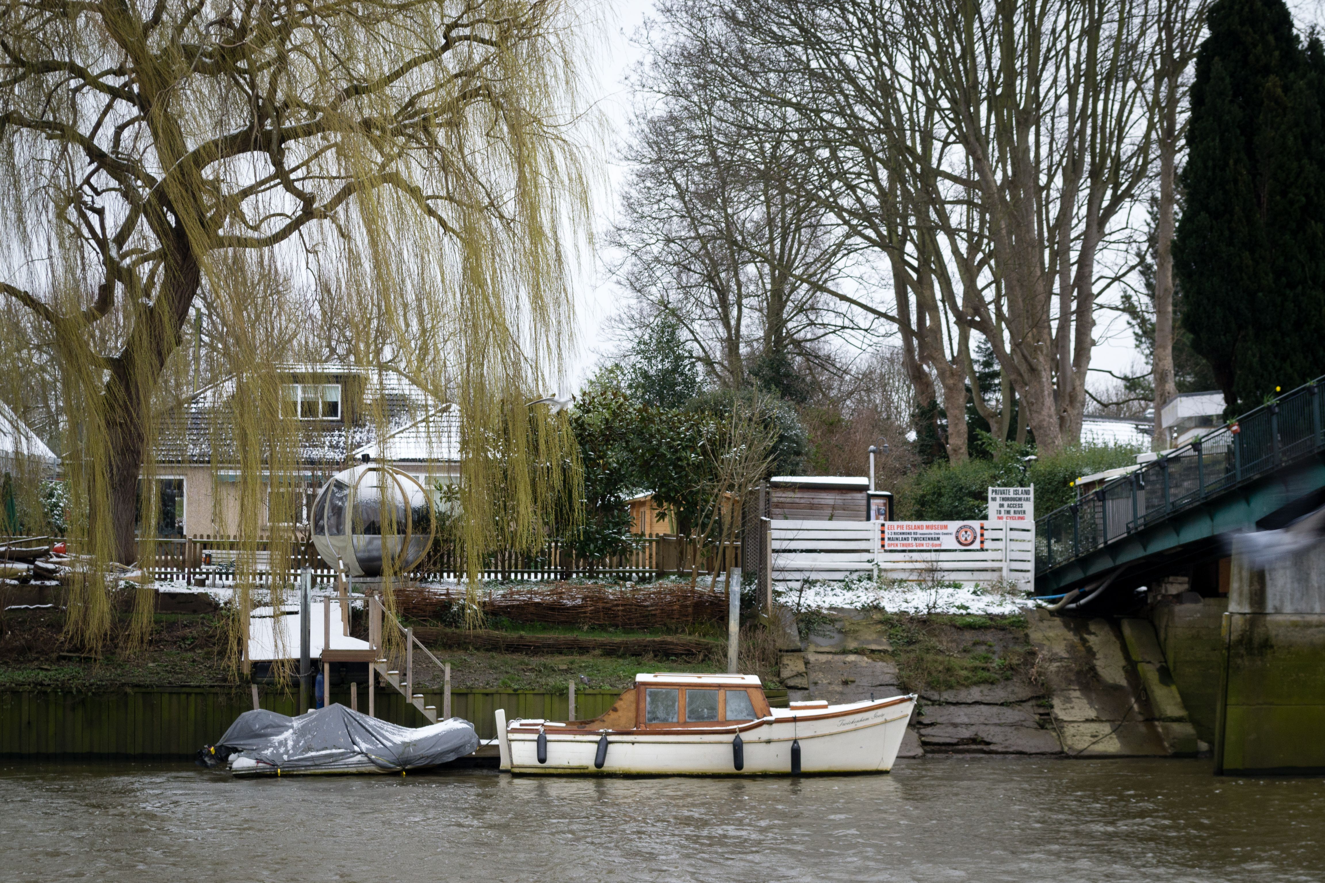 Understanding Specialist Houseboat Cover