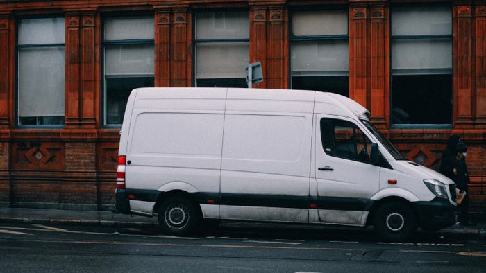 Beli Sprinter kombi spreman za poslovne selidbe