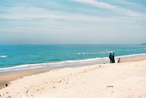 Fotobanka s bezplatnými fotkami na tému biely piesok, exteriéry, horizont