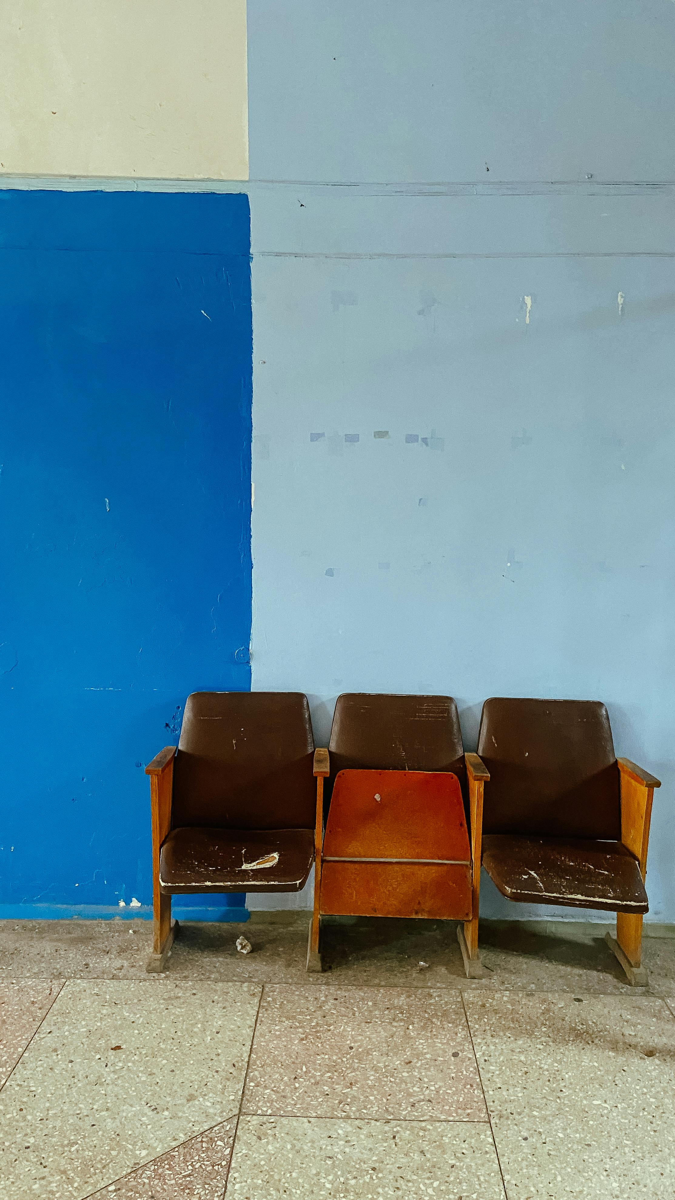 common:alt.prefix ahşap iskemleler, antika sandalyeler, artistik içeren Ücretsiz stok fotoğraf common:alt.postfix