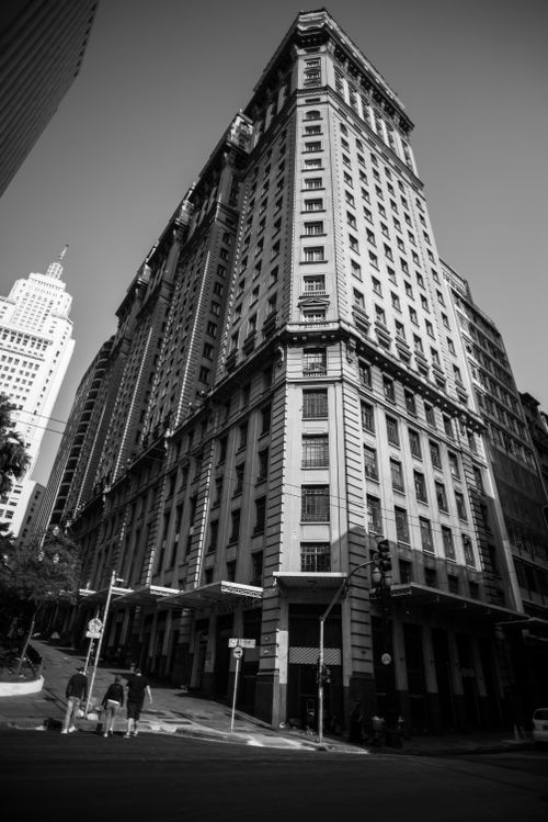 Free Striking black and white photo of urban skyscrapers with powerful low angle perspective. Stock Photo