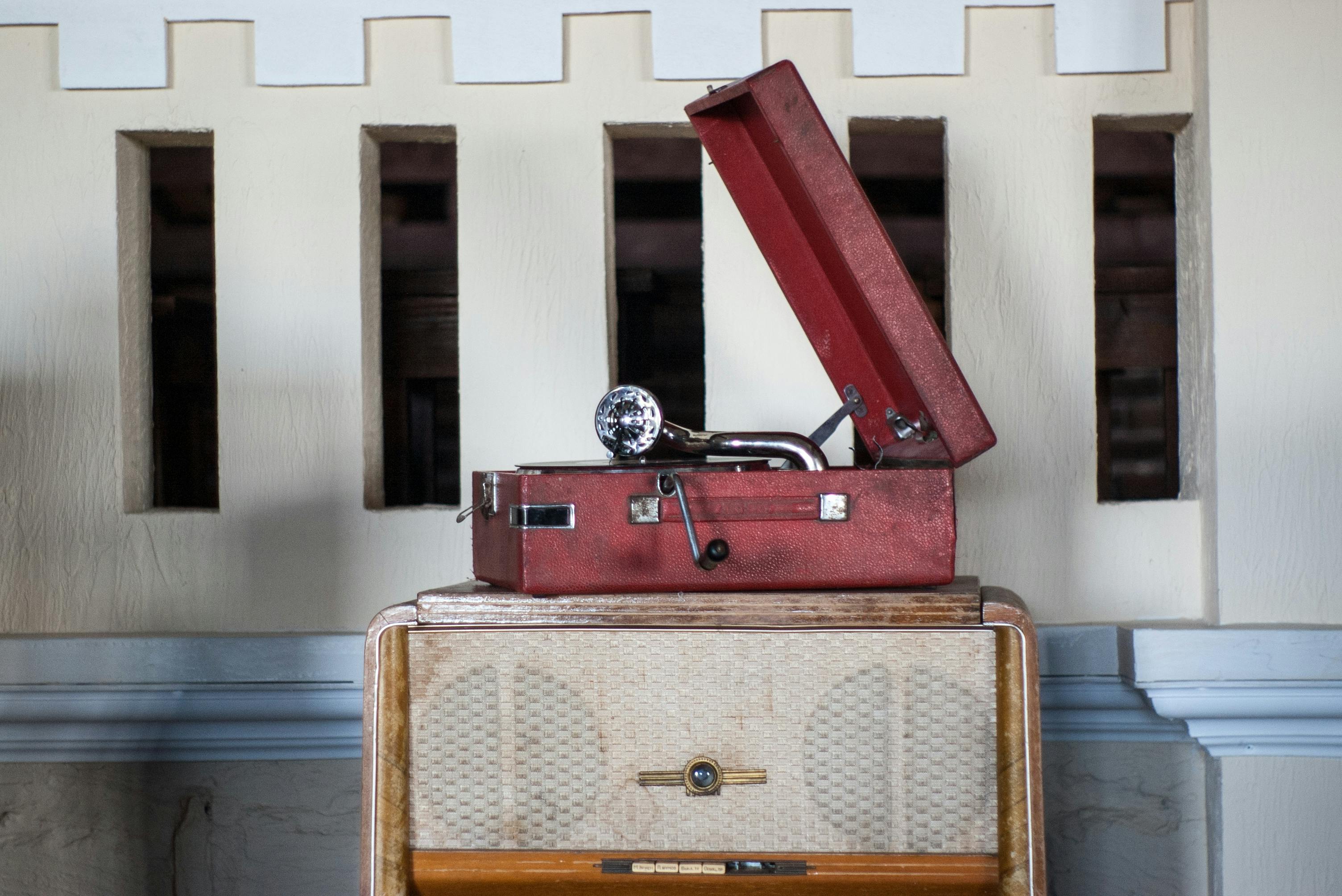 Free stock photo of Old school record player