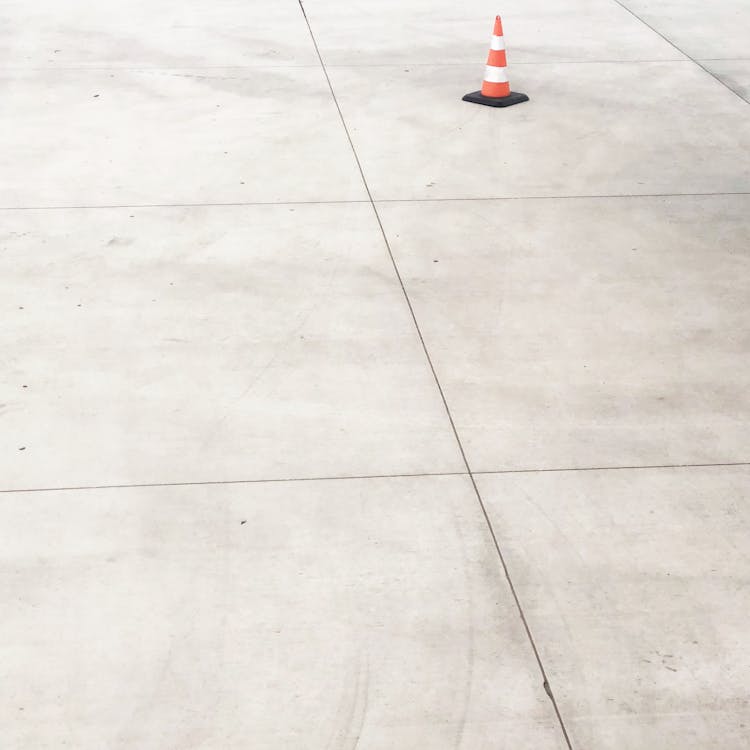 Cone De Segurança Rodoviária Branco E Laranja