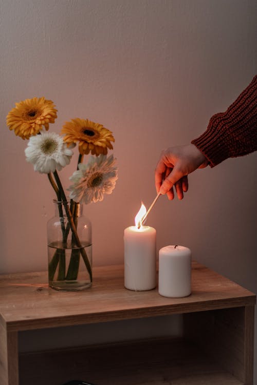 Imagine de stoc gratuită din buchet de flori, femeie, fotografiere verticală