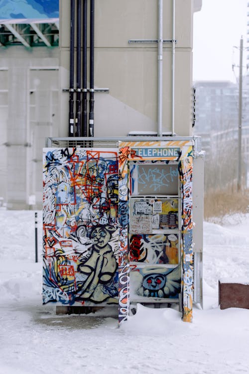 Imagine de stoc gratuită din fotografiere verticală, graffiti, iarnă