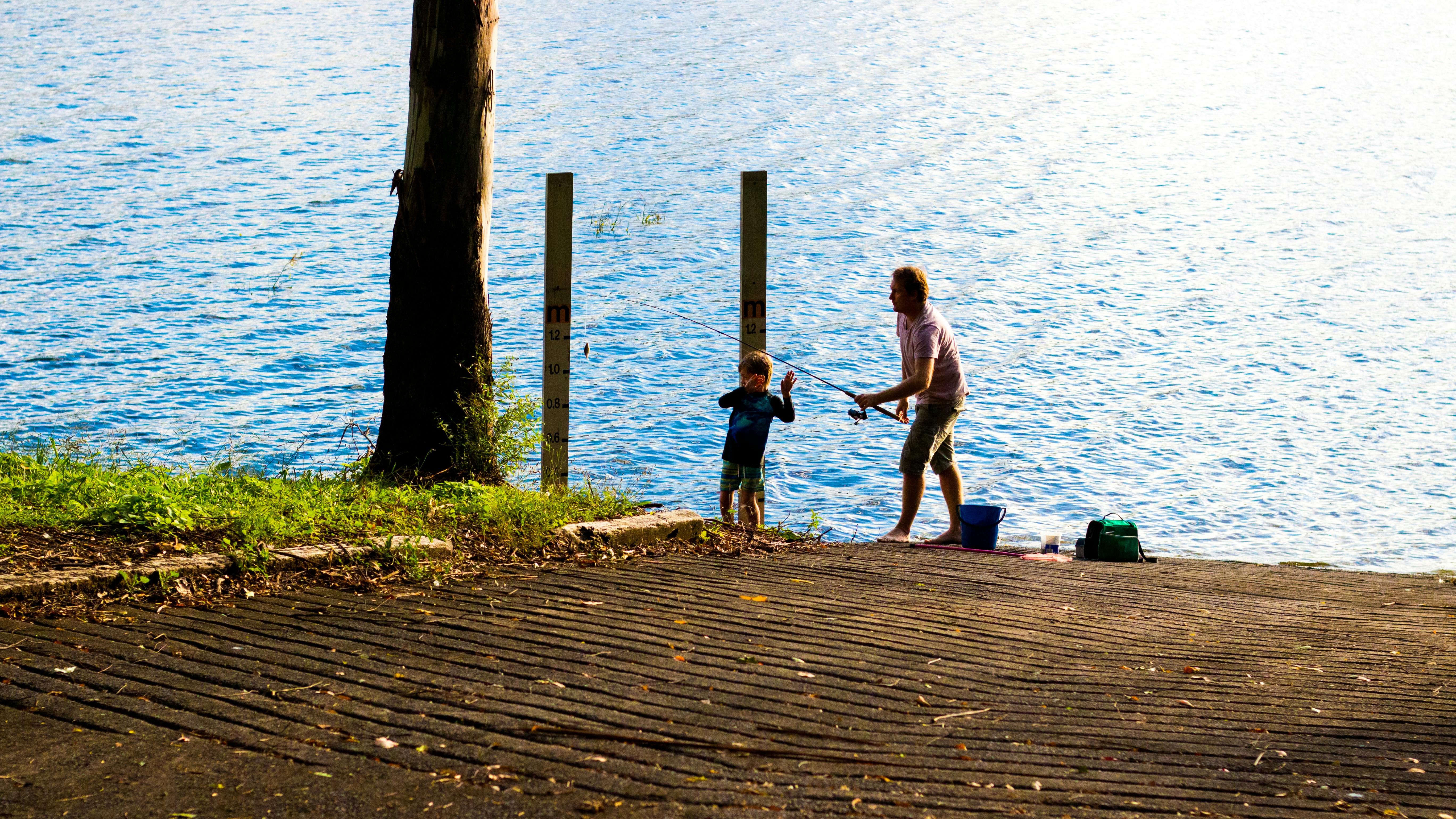 Gratis lagerfoto af familie, far, fiskeri Lagerfoto