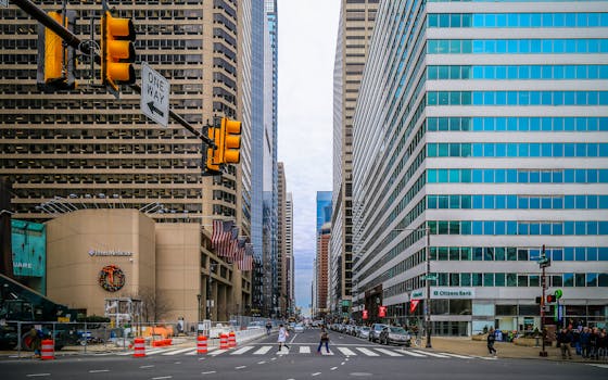 费城充满活力的城市景观中，标志性的摩天大楼和繁华的街道一览无余