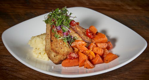 Fotos de stock gratuitas de chuletas de cordero, zanahorias