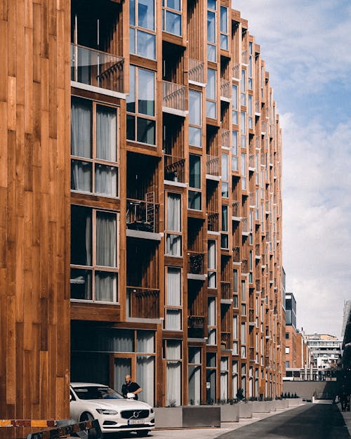 Fotobanka s bezplatnými fotkami na tému bytový dom, city street, exteriér budovy