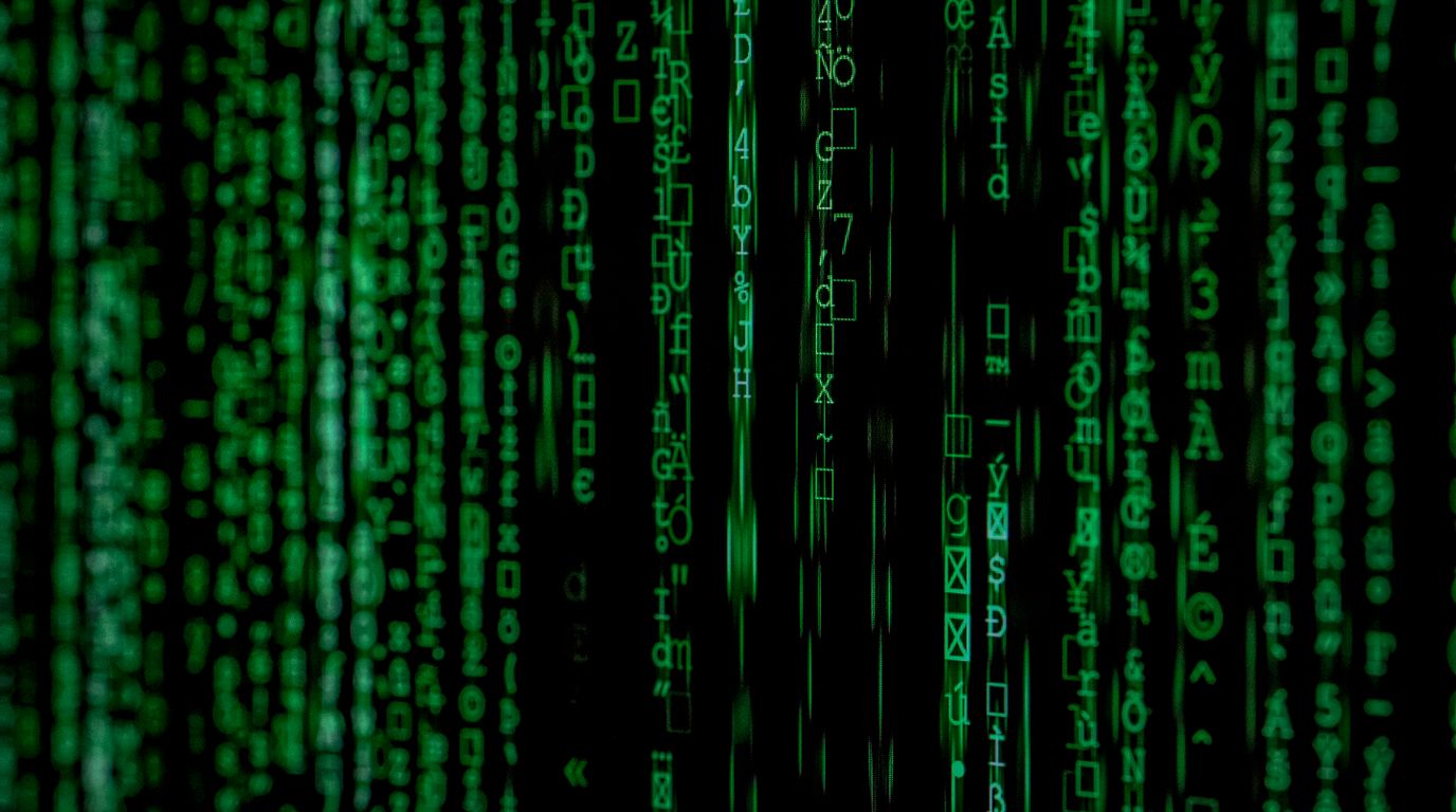 サーバーとデータ保護をイメージした機器の様子