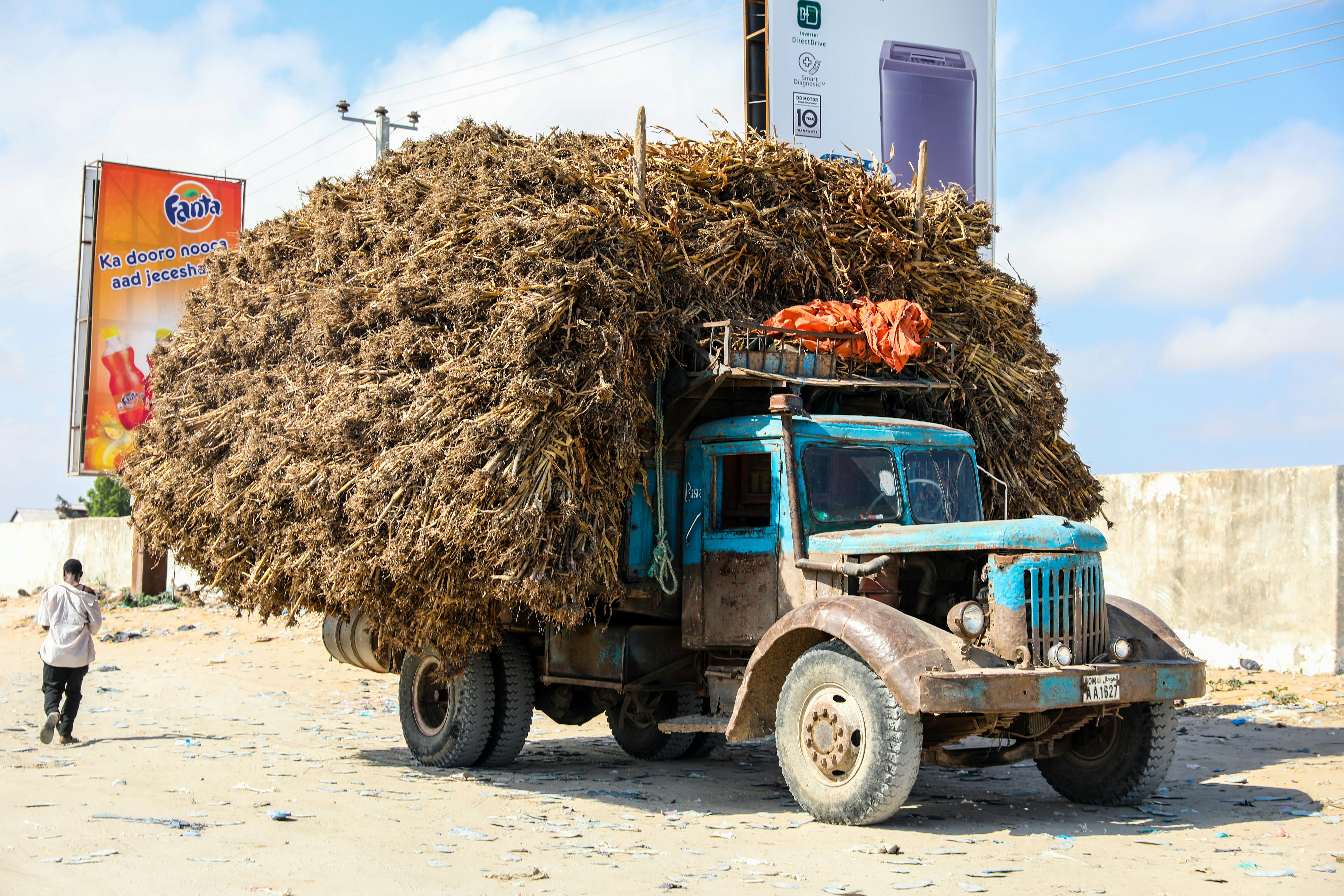 Overloaded truck hi-res stock photography and images - Alamy