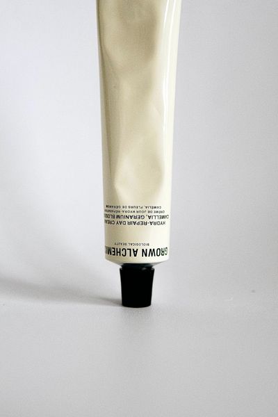 Minimal skincare bottle on linen — Mathilde Langevin on Pexels