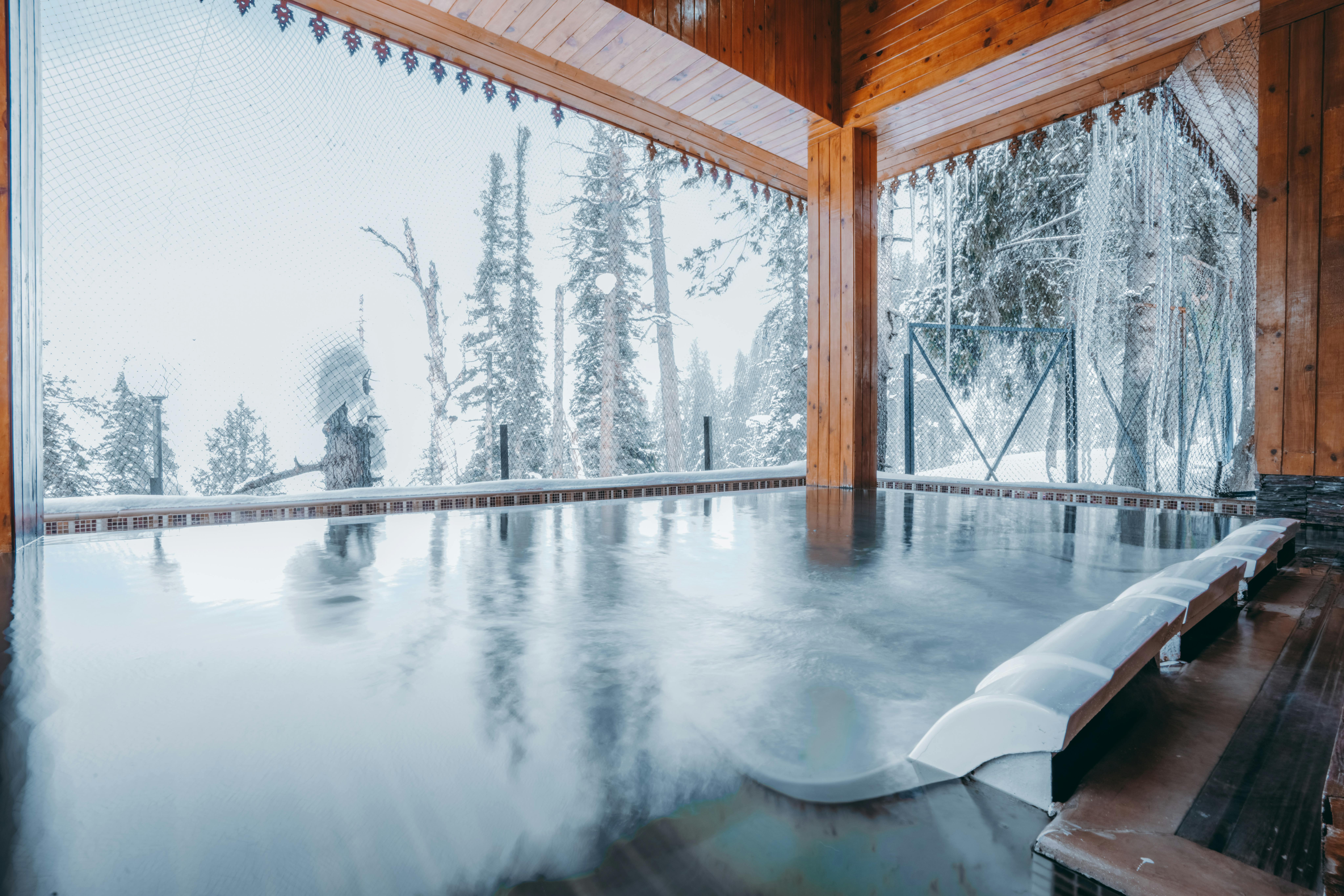 What Should the Temperature Be in Your Hot Tub in Winter?