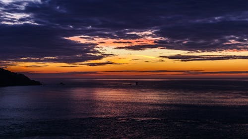 Foto d'estoc gratuïta de a l'aire lliure, aigua, capvespre