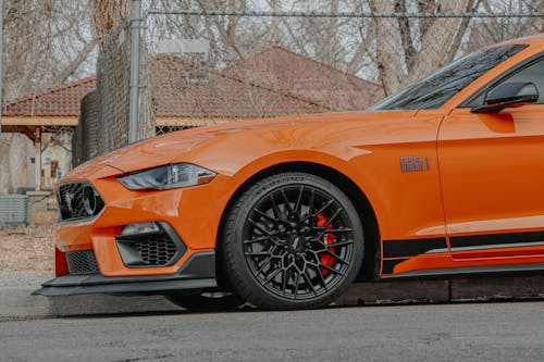オレンジ色の車, フォードマスタング, 自動車のの無料の写真素材