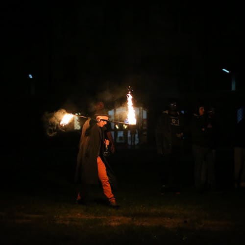 Základová fotografie zdarma na téma kaskadérský kousek, noční, oheň