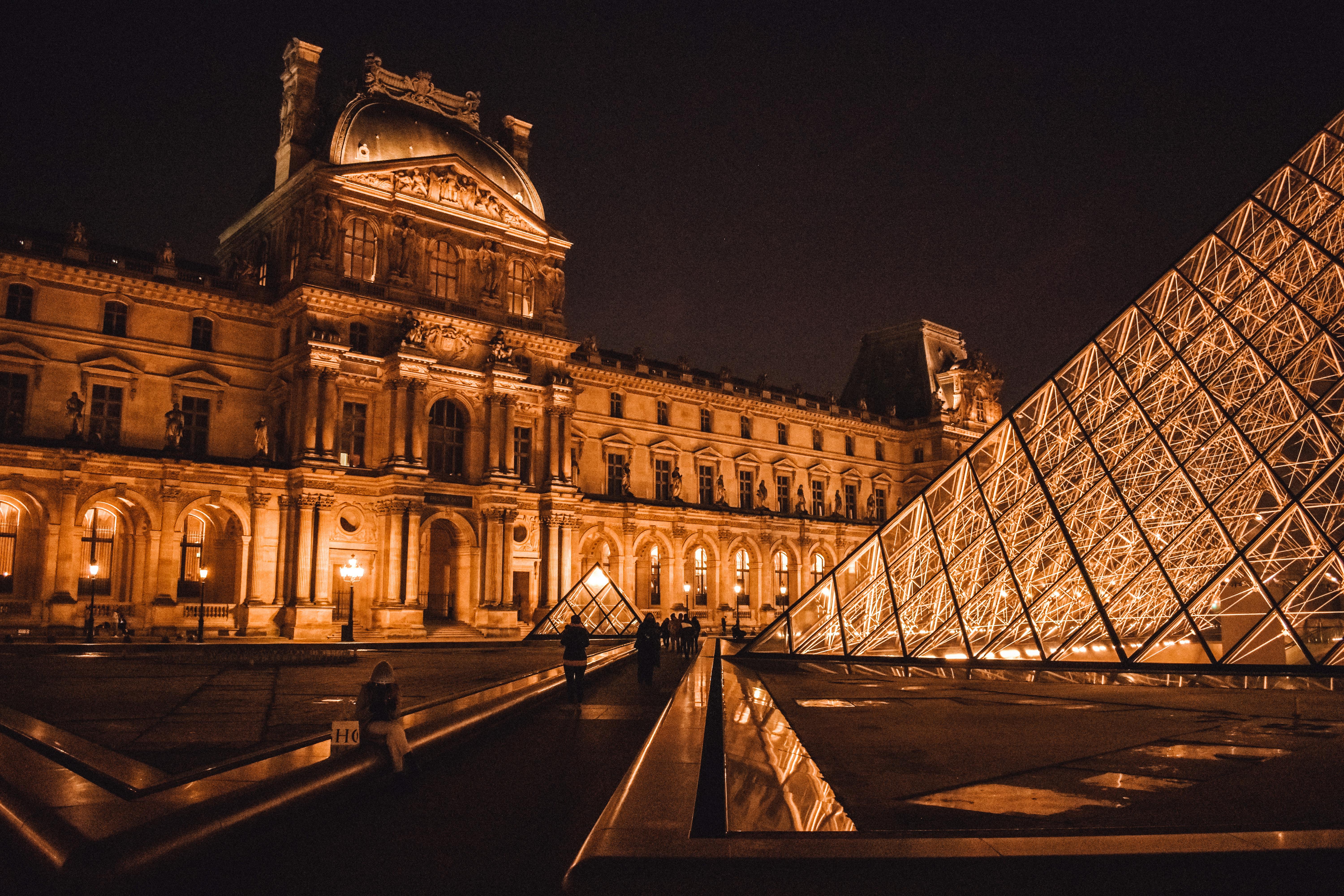 Night at the museum: Louis Vuitton takes a trip to the Louvre for A/W 2017