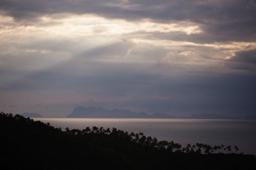 бесплатная Бесплатное стоковое фото с море, на открытом воздухе, облачное небо Стоковое фото
